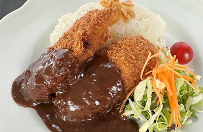 メンチカツカレー